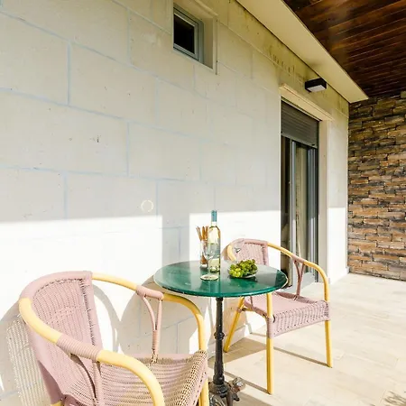 Dolores Apartment